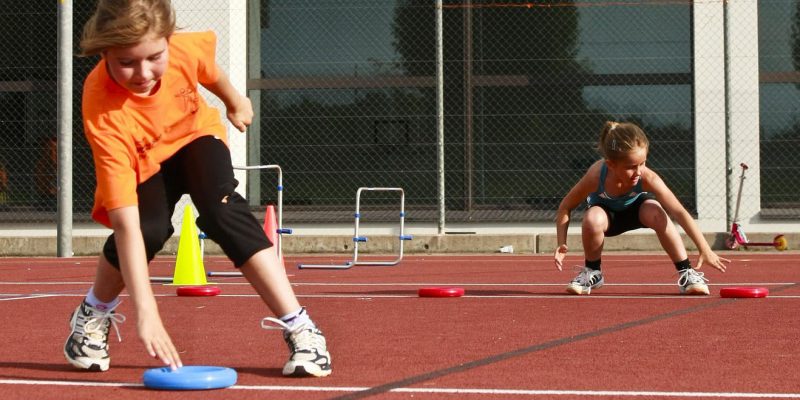 bambini che praticano sport